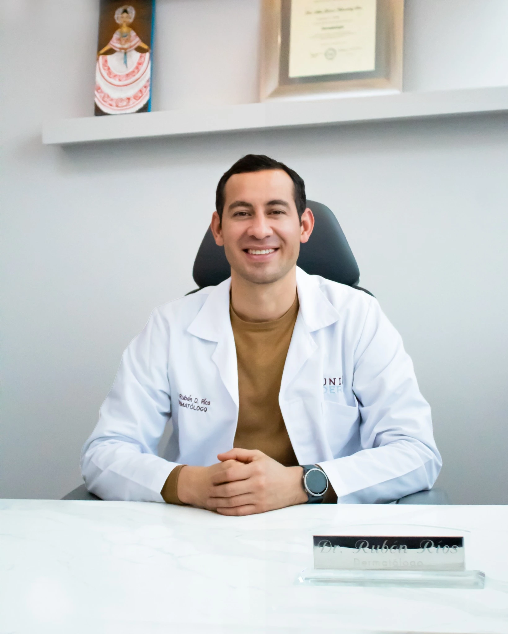Dr. Rubén Ríos dermatólogo láser en Guatemala